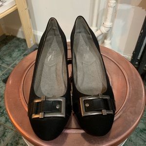 Black shoes heels
